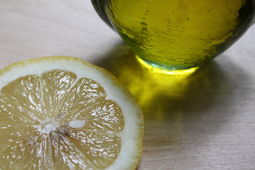 oil-and-lemon