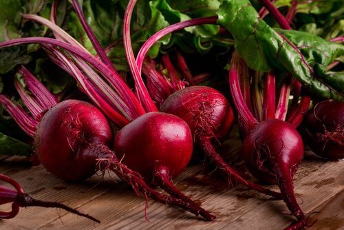 Red beets for smoothies to help control your cholesterol