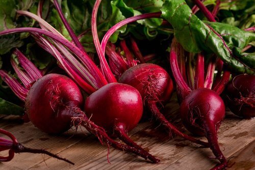 Red beets for smoothies to help control your cholesterol