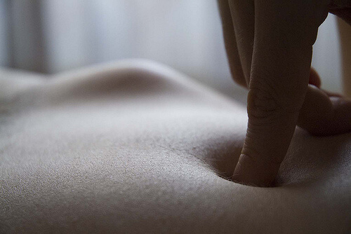 Why your belly button might have bacteria