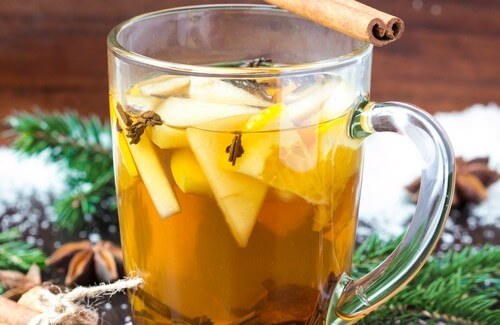 Make a Medicinal Tea with Apples, Cinnamon, Anise, and Cloves