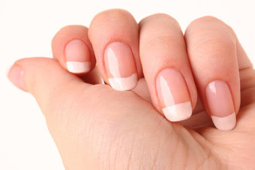 Lemons to make nails healthier and stronger