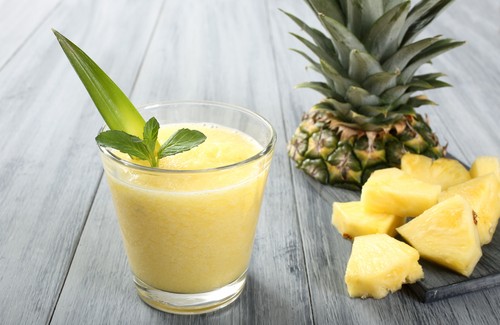 Pineapple-smoothie-for-weight-loss