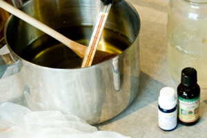 How to Make Homemade Shampoo