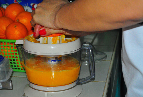 Preparing food in a food processor