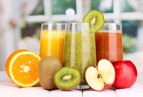 Detoxify in One Week with Juices and Soups