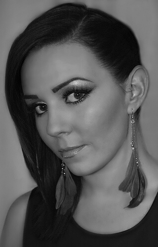 Choose your eyebrow shape according to your face