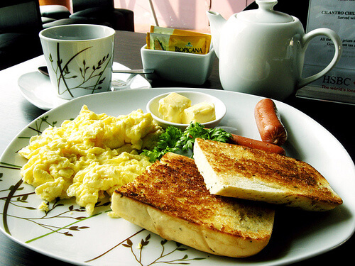Skipping breakfast is one of the habits that damage the brain