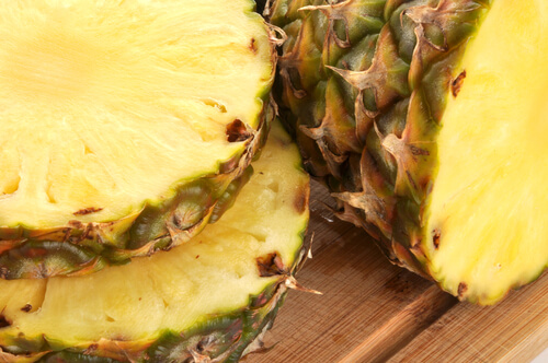 Delicious and Medicinal Drinks with Pineapple Skin