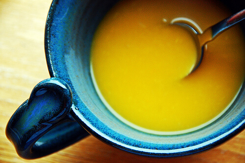 A bowl of onion soup.