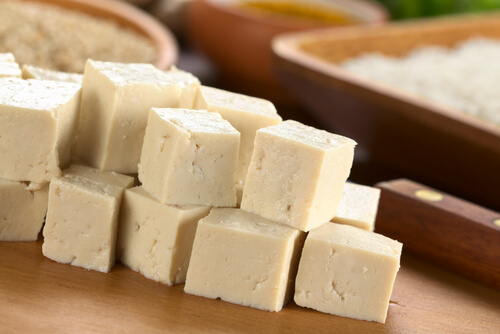 Cubes of dry cheese