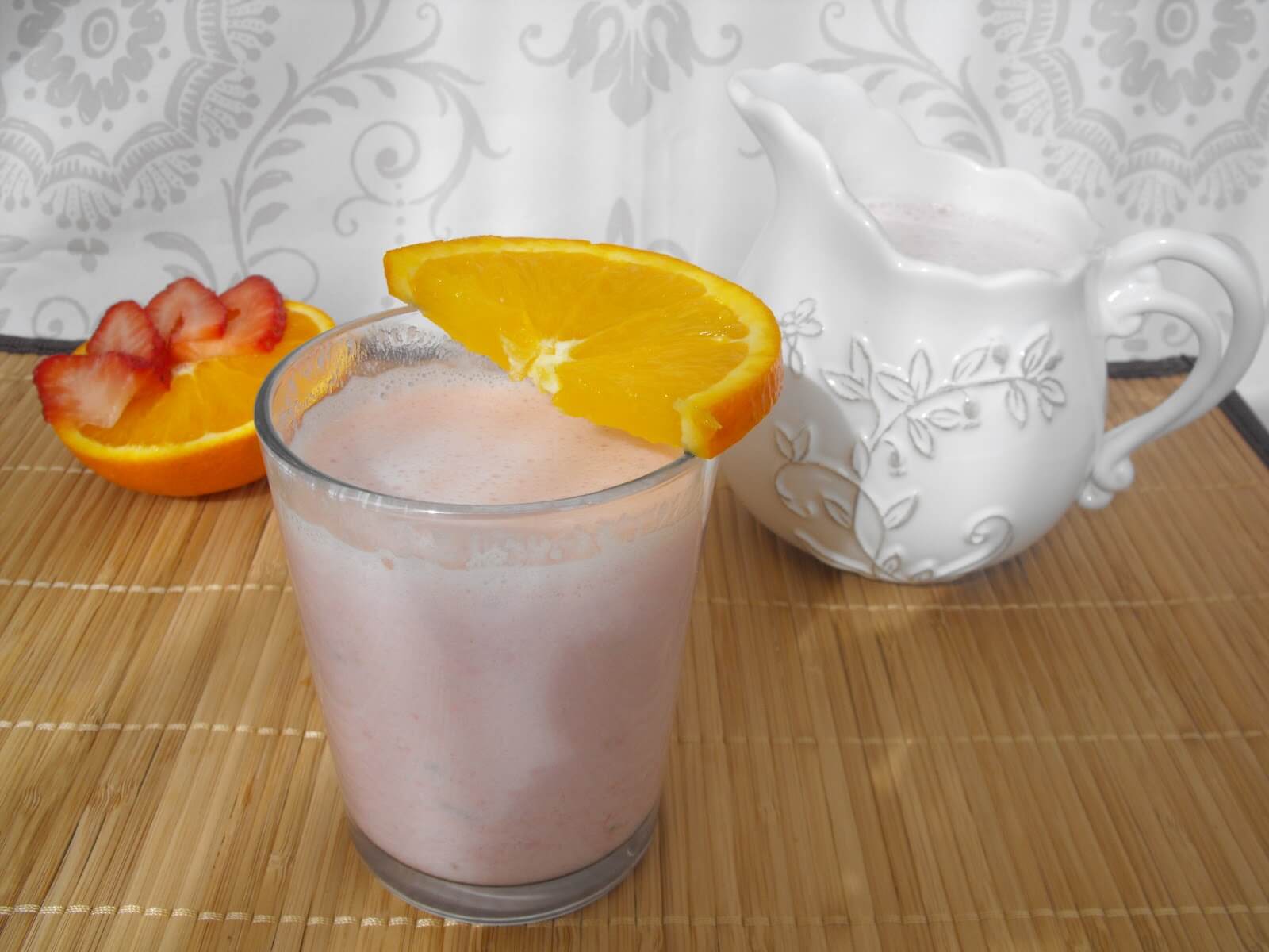 strawberry orange aloe vera smoothie