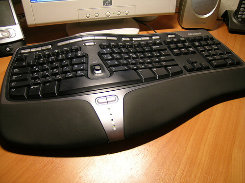 Keyboard that can cause carpal tunnel syndrome