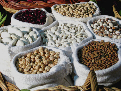 What are the benefits of consuming legumes?