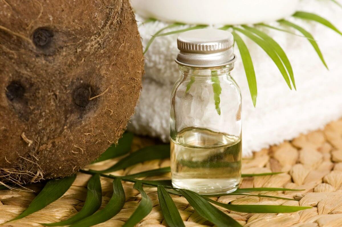 Coconut oil to repair damaged hair