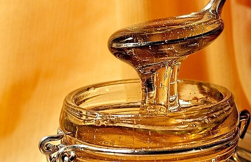 ALT TITLE Honey as a beauty treatment