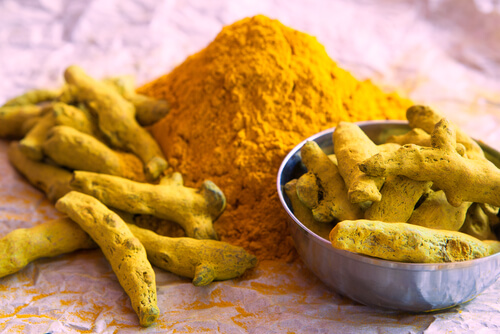 whole and ground turmeric