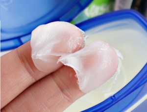 20 Amazing Uses for Vaseline