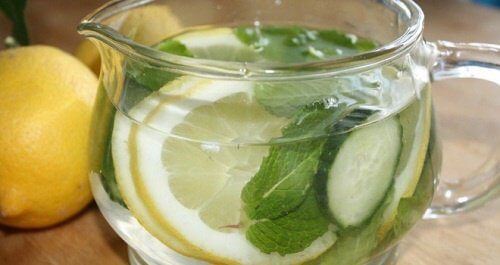 5 Juices to Reduce a Bloated Stomach Naturally