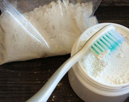 How to Make a Mineralizing Treatment to Whiten Teeth