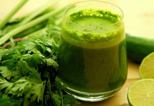Parsley juice can help clear accumulated salt in the body