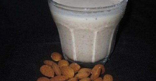 Benefits of Almond Milk and Some Side Effects