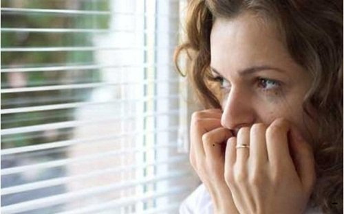 woman having obsessive thoughts