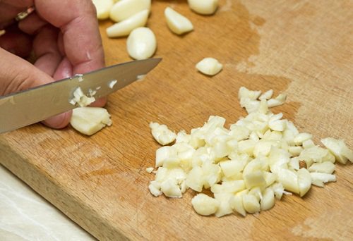Diced garlic