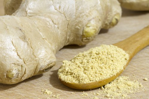 This salt and ginger rinse might help against bleeding gums.