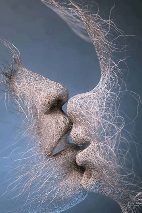 kiss1