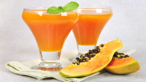 Papaya and chamomile smoothie