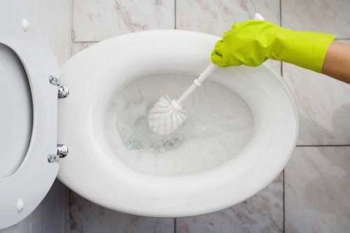 Eco-Friendly Ways to Clean Your Bathroom