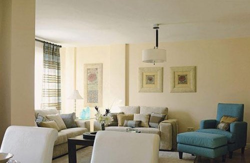 A picture of a living room.