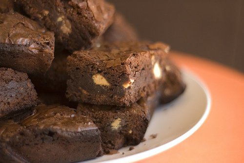 A Dairy and Sugar-Free Flourless Cake Recipe