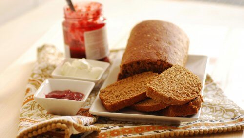 Some rye bread and jam.