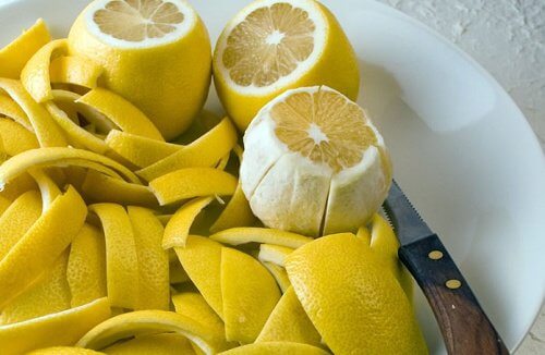 Learn to Cure Joint Pain with Lemon Peel