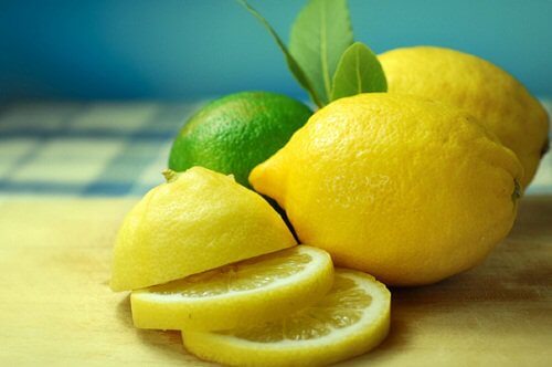 Control cholesterol and burn fat with lemon and parsley.