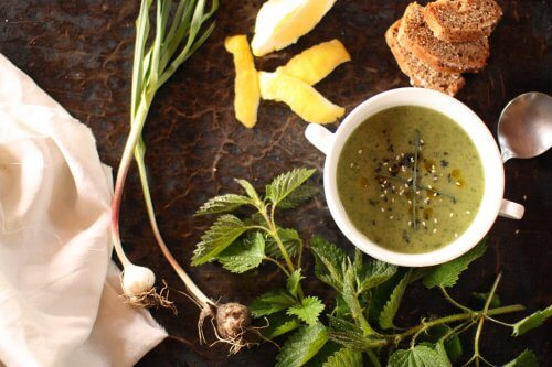 thyme and nettle tea to help strengthen your lungs