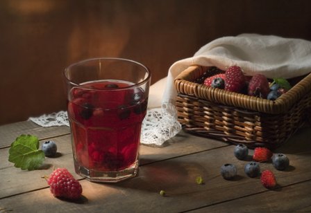 cranberry juice and berries