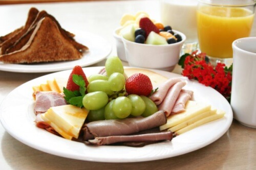 Eating fruit for breakfast is a part of a balanced meal