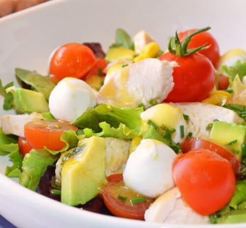 Prevent Bloating and Detoxify with This Salad