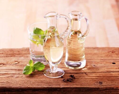 Polish wood naturally with vinegar