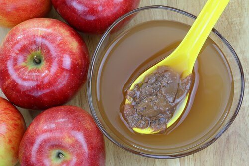 Why You Should Drink Apple Cider Vinegar and Honey Every Morning