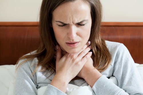 How to Naturally Soothe Swollen Tonsils