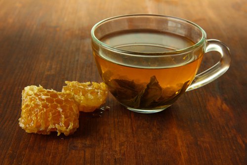 Apple Cider Vinegar and Honey Tea