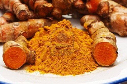 Turmeric root and ground turmeric