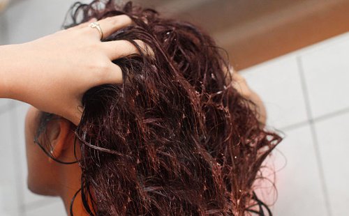 Using Flaxseed Water to Strengthen Your Hair