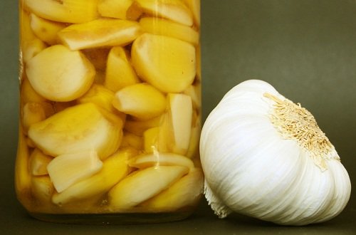 Marinated garlic cloves