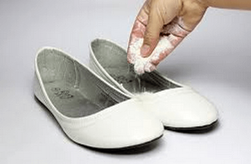 Talc to eliminate shoe bad odor