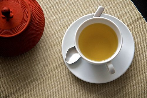 Garlic tea with ginger and lemon